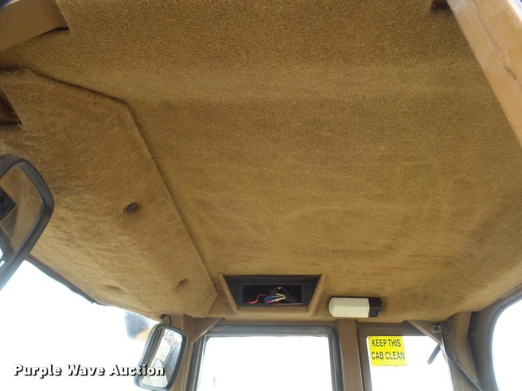 image for item L4674 1998 Caterpillar 966F wheel loader