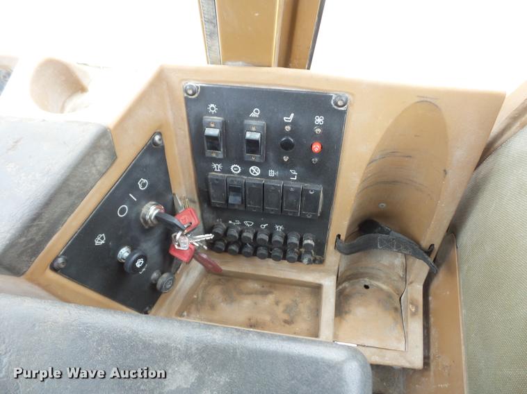 image for item L4674 1998 Caterpillar 966F wheel loader