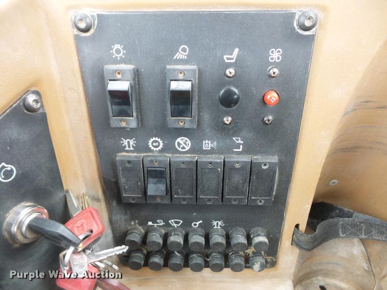 image for item L4674 1998 Caterpillar 966F wheel loader