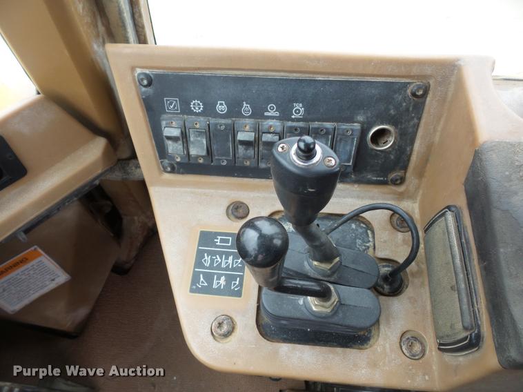 image for item L4674 1998 Caterpillar 966F wheel loader