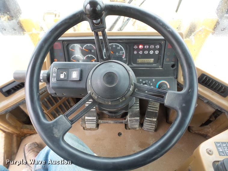 image for item L4674 1998 Caterpillar 966F wheel loader
