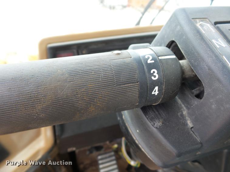 image for item L4674 1998 Caterpillar 966F wheel loader