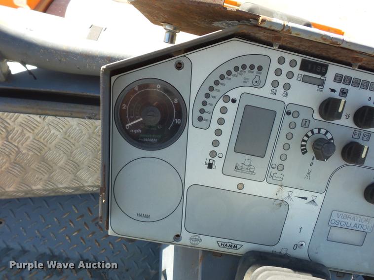 image for item L4697 Hamm HD120 double drum vibratory roller