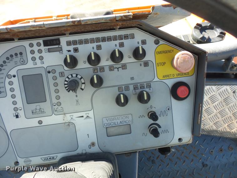 image for item L4697 Hamm HD120 double drum vibratory roller