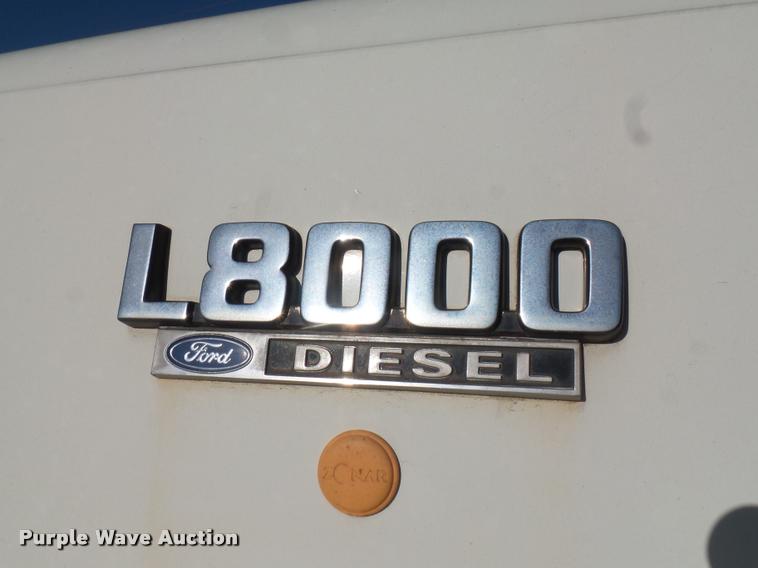 image for item L4700 1993 Ford LT8000 crane truck