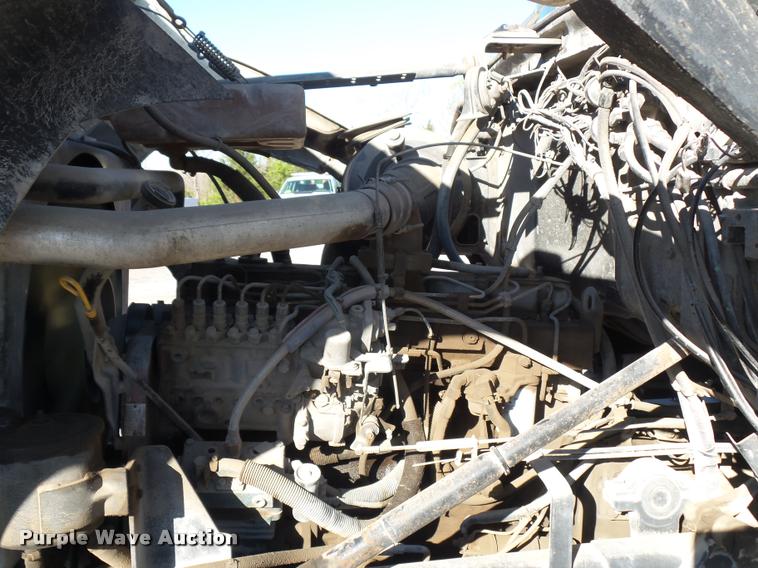 image for item L4700 1993 Ford LT8000 crane truck