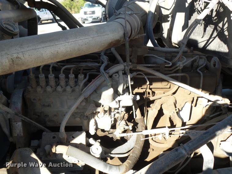 image for item L4700 1993 Ford LT8000 crane truck