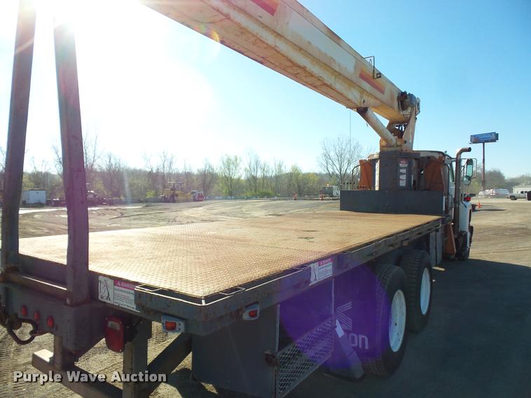 image for item L4700 1993 Ford LT8000 crane truck