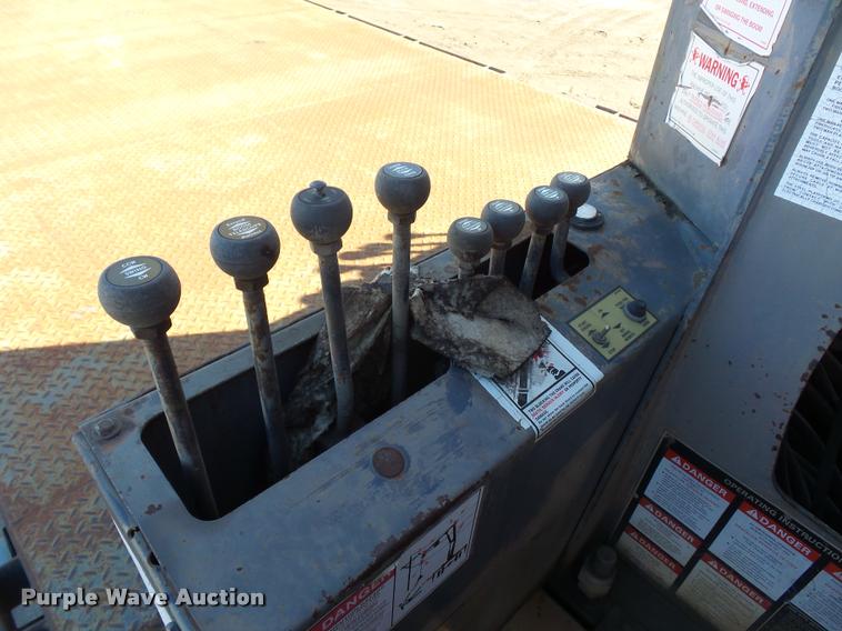 image for item L4700 1993 Ford LT8000 crane truck