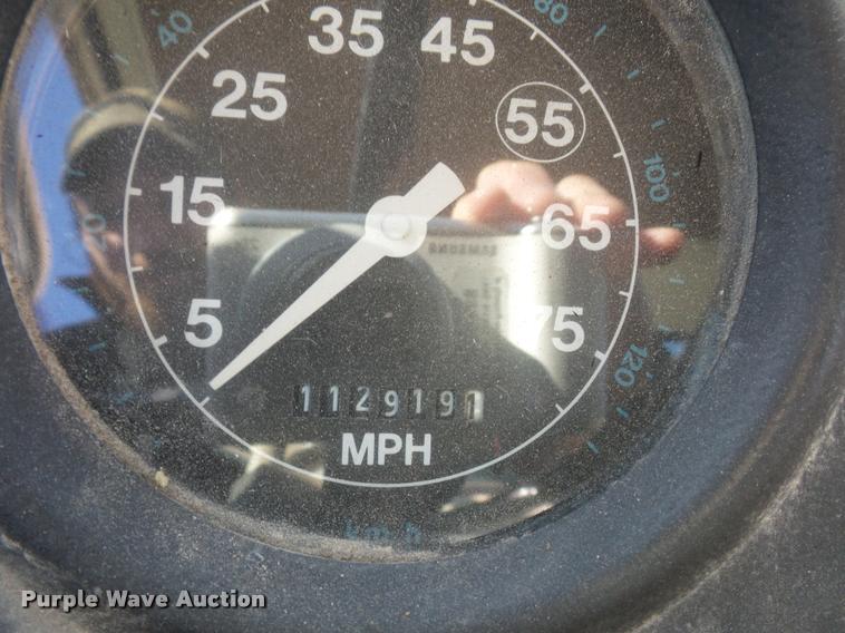 image for item L4700 1993 Ford LT8000 crane truck