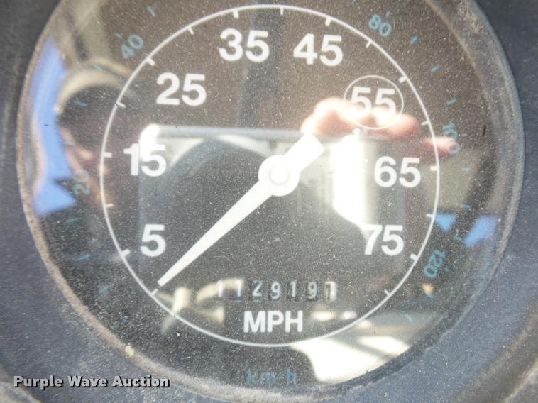 image for item L4700 1993 Ford LT8000 crane truck