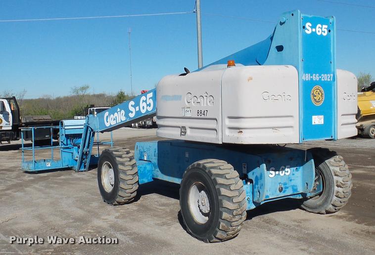 image for item L4702 2002 Genie S-65 boom lift