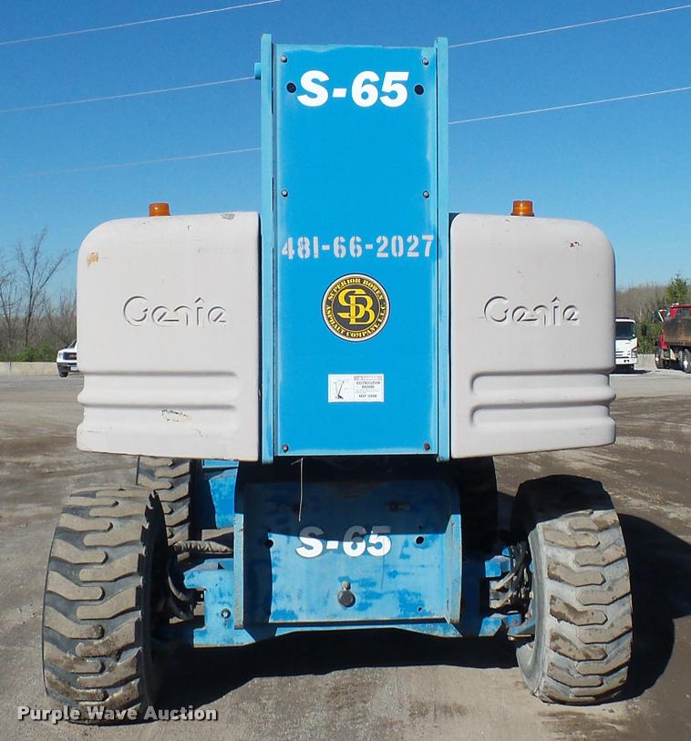 image for item L4702 2002 Genie S-65 boom lift