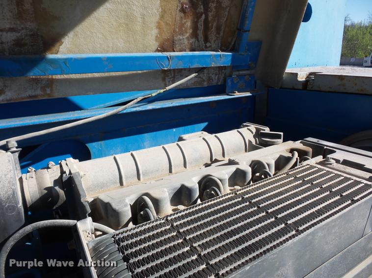 image for item L4702 2002 Genie S-65 boom lift