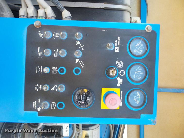 image for item L4702 2002 Genie S-65 boom lift