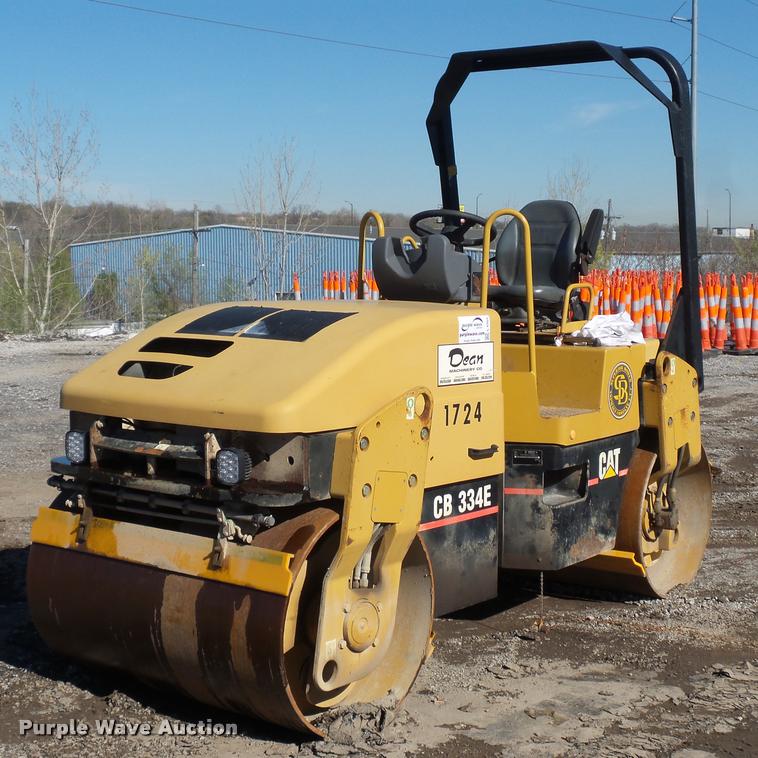 image for item L4704 Caterpillar CB334E double drum vibratory roller