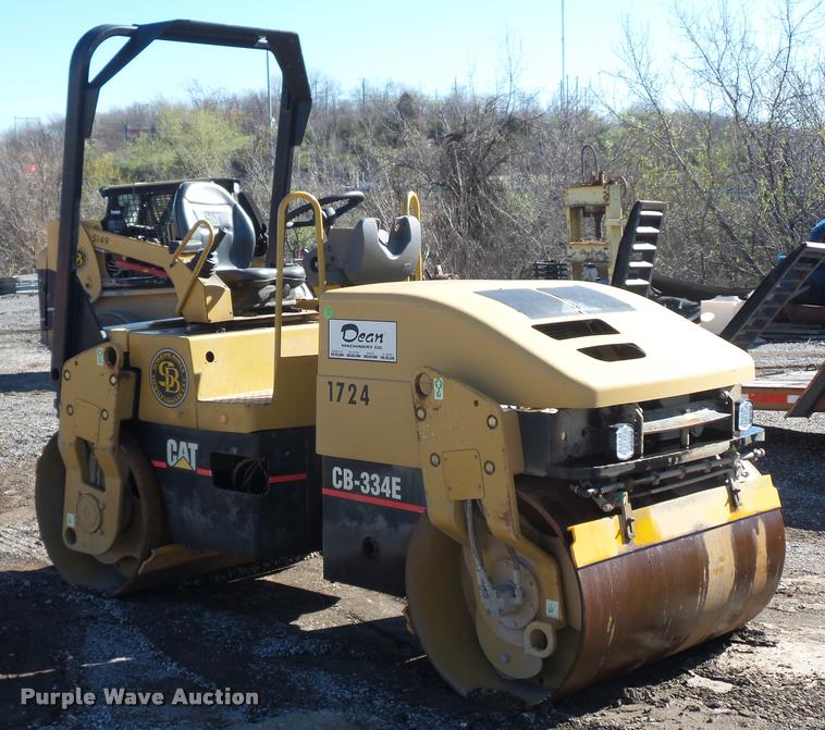 image for item L4704 Caterpillar CB334E double drum vibratory roller