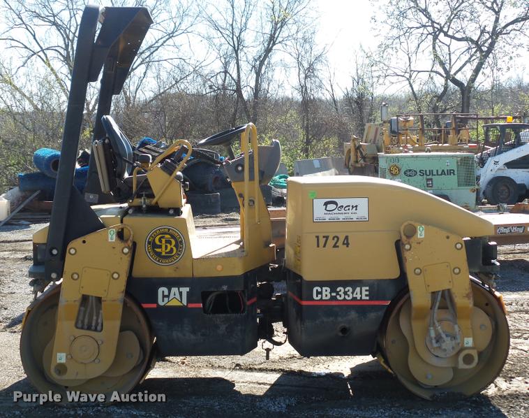 image for item L4704 Caterpillar CB334E double drum vibratory roller