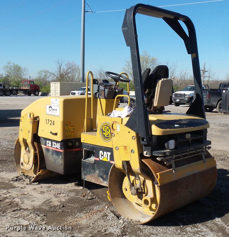 image for item L4704 Caterpillar CB334E double drum vibratory roller