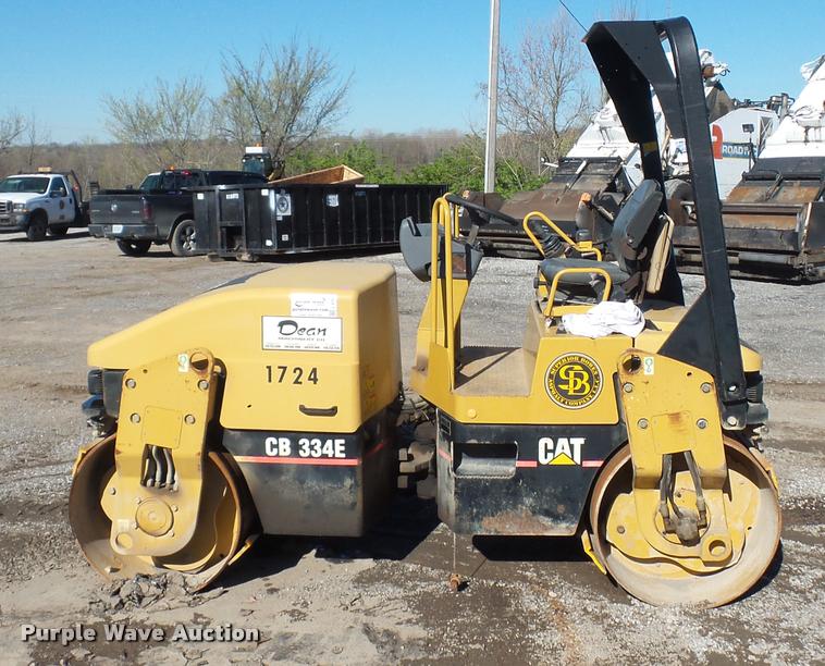 image for item L4704 Caterpillar CB334E double drum vibratory roller