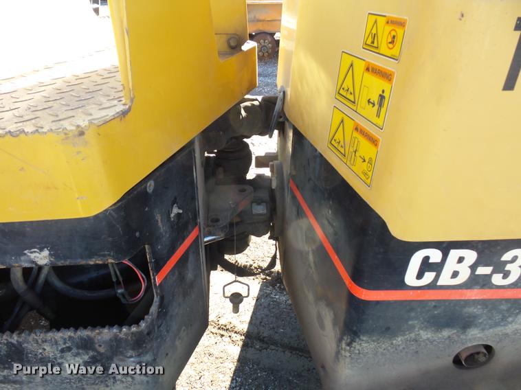 image for item L4704 Caterpillar CB334E double drum vibratory roller