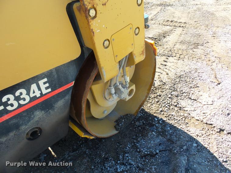 image for item L4704 Caterpillar CB334E double drum vibratory roller