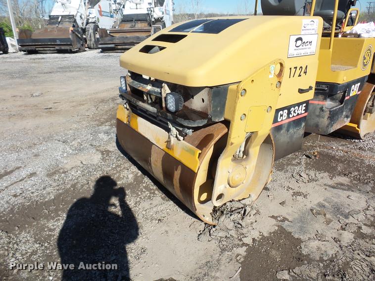 image for item L4704 Caterpillar CB334E double drum vibratory roller