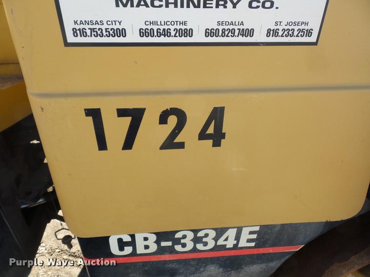 image for item L4704 Caterpillar CB334E double drum vibratory roller