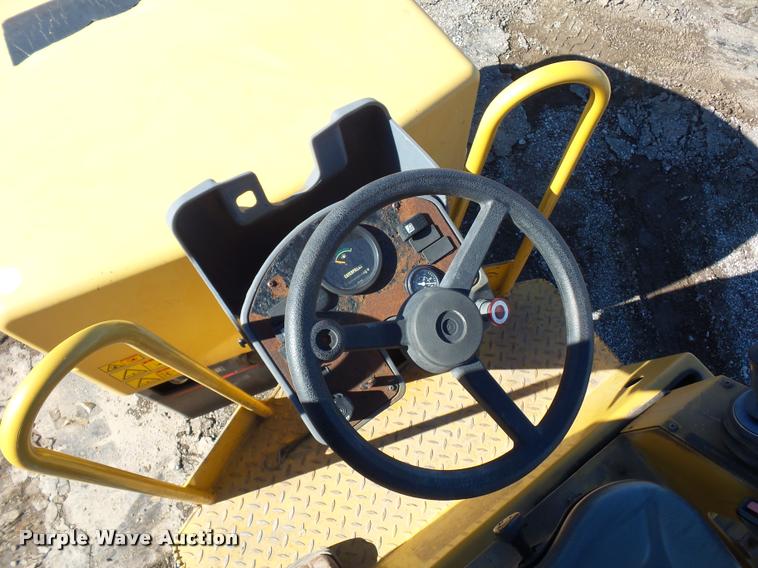 image for item L4704 Caterpillar CB334E double drum vibratory roller