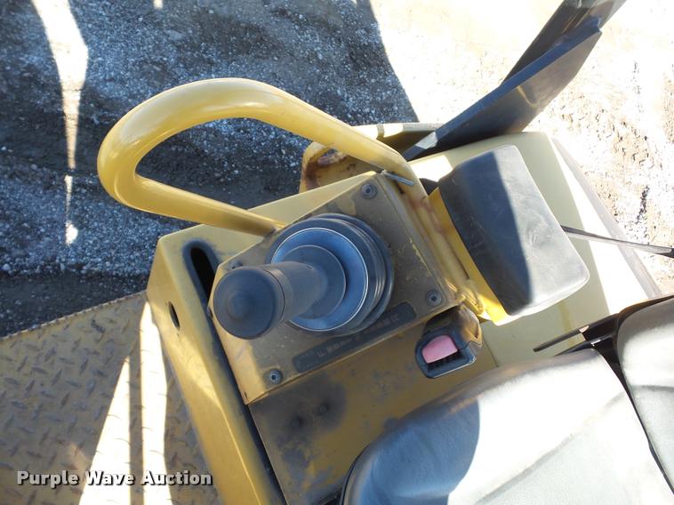 image for item L4704 Caterpillar CB334E double drum vibratory roller