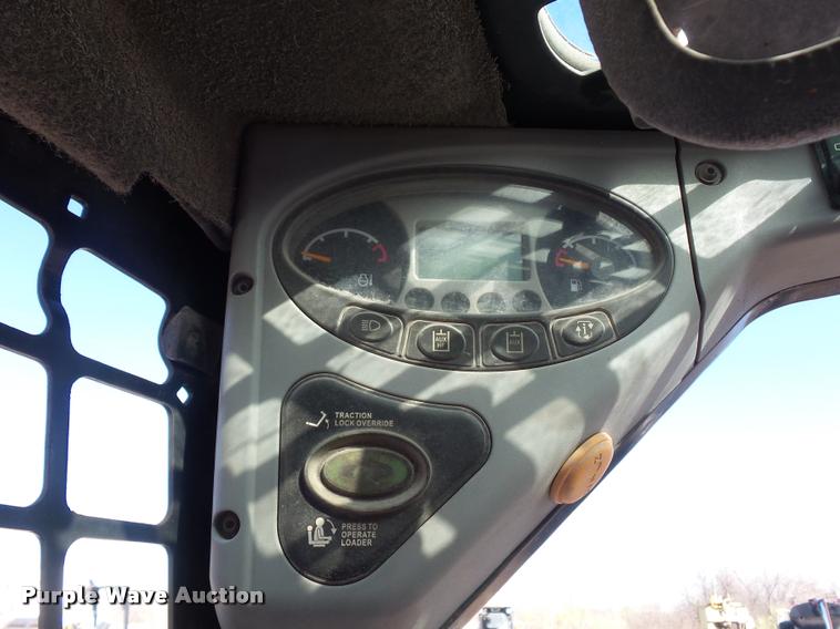 image for item L4707 2009 Bobcat S250 skid steer