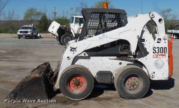 image for item L4709 2008 Bobcat S300 skid steer