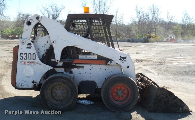 image for item L4709 2008 Bobcat S300 skid steer