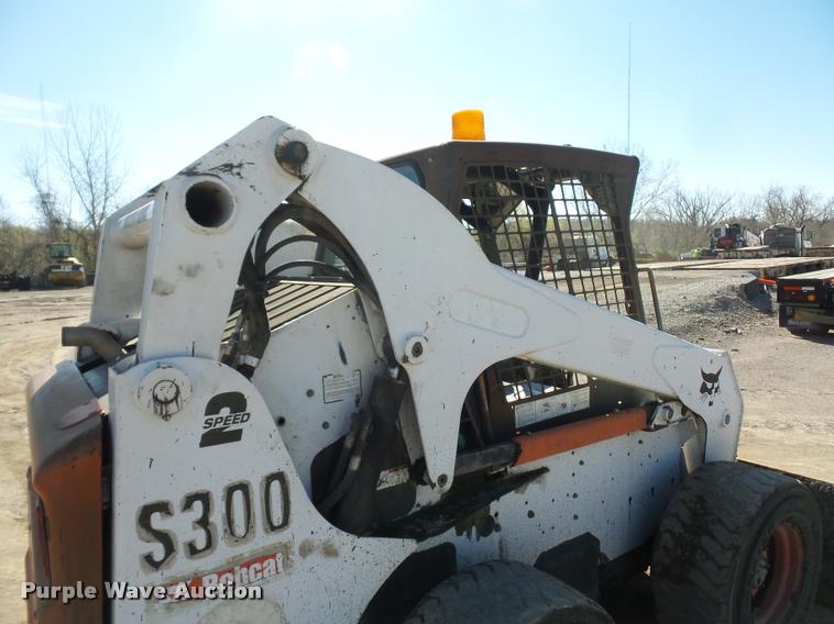 image for item L4709 2008 Bobcat S300 skid steer