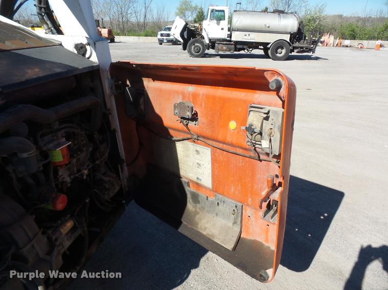image for item L4709 2008 Bobcat S300 skid steer