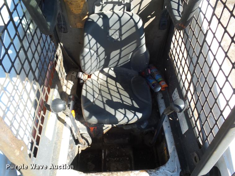 image for item L4709 2008 Bobcat S300 skid steer