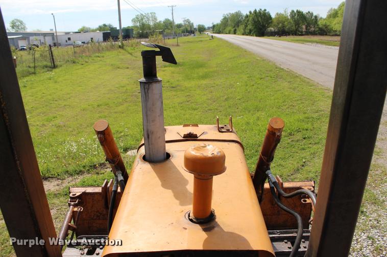 image for item L4987 1974 Case 450 dozer