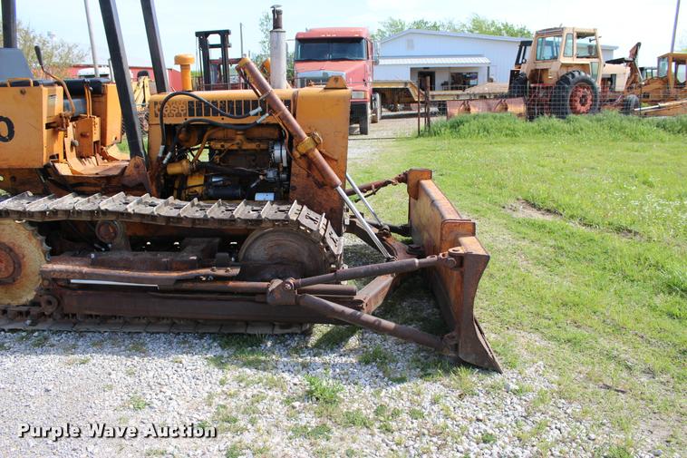 image for item L4987 1974 Case 450 dozer