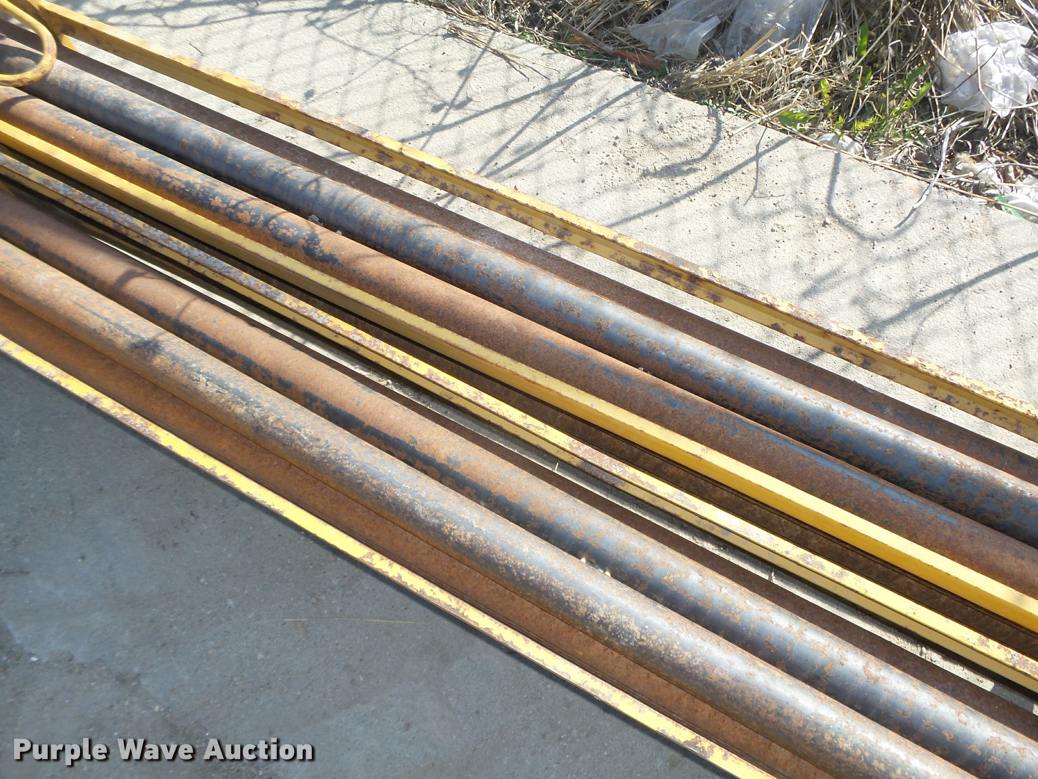 (22) Vermeer boring rods in Lincoln, NE | Item AU9578 sold | Purple Wave
