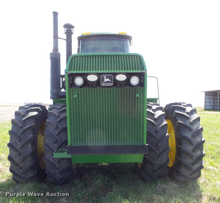 image for item CB9966 1992 John Deere 8560 4WD tractor