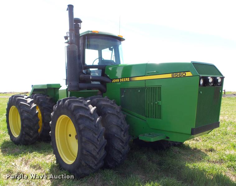 image for item CB9966 1992 John Deere 8560 4WD tractor