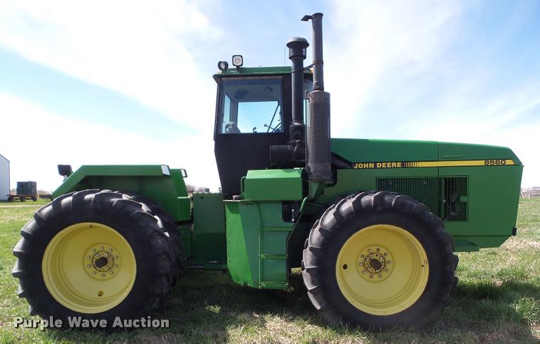 image for item CB9966 1992 John Deere 8560 4WD tractor