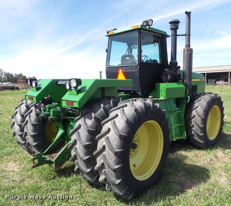 image for item CB9966 1992 John Deere 8560 4WD tractor