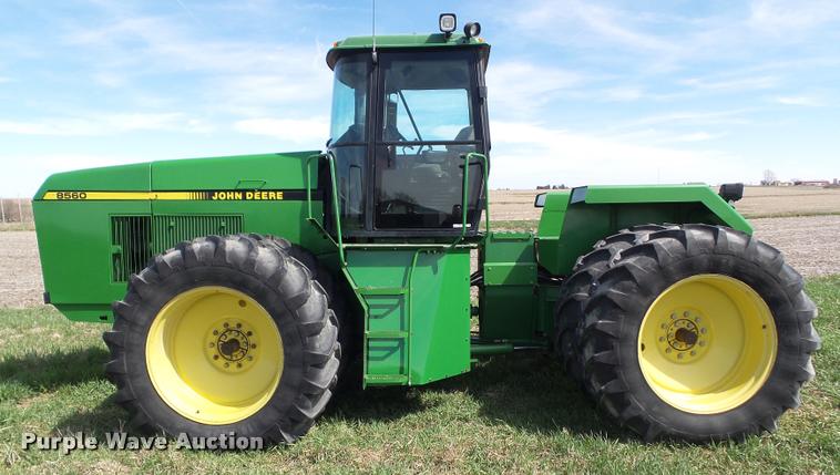 image for item CB9966 1992 John Deere 8560 4WD tractor
