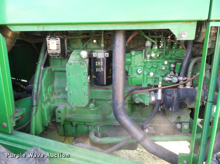 image for item CB9966 1992 John Deere 8560 4WD tractor