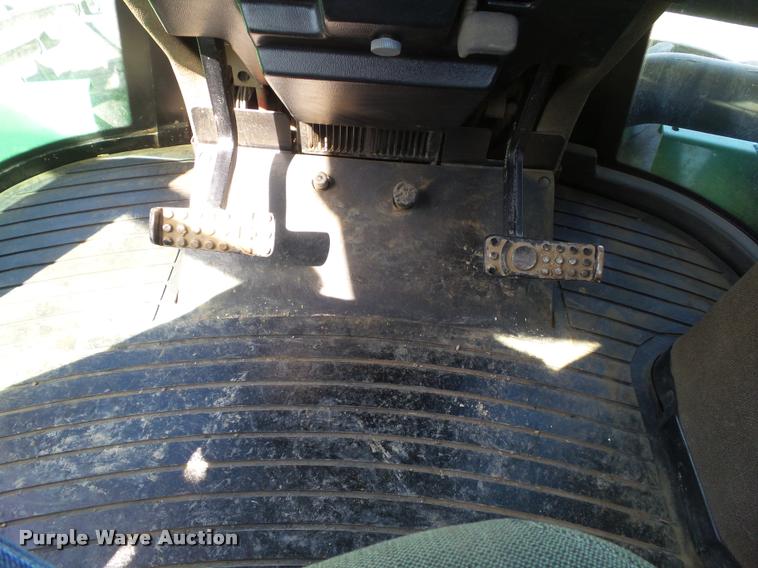 image for item CB9966 1992 John Deere 8560 4WD tractor
