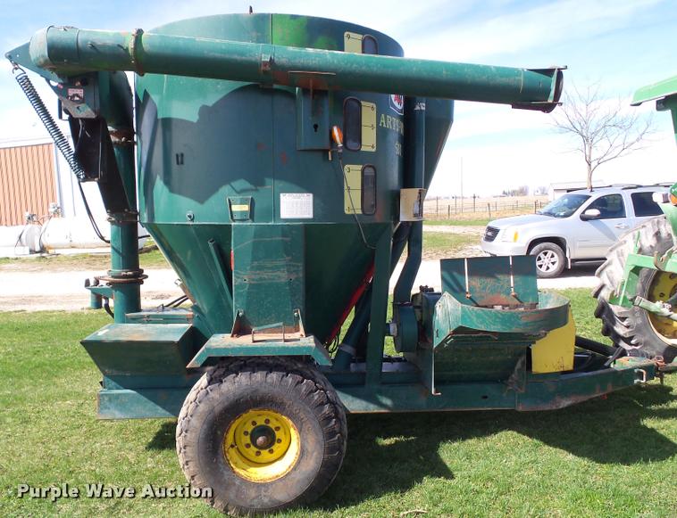 image for item CB9968 Arts-Way 500 feed grinder/mixer