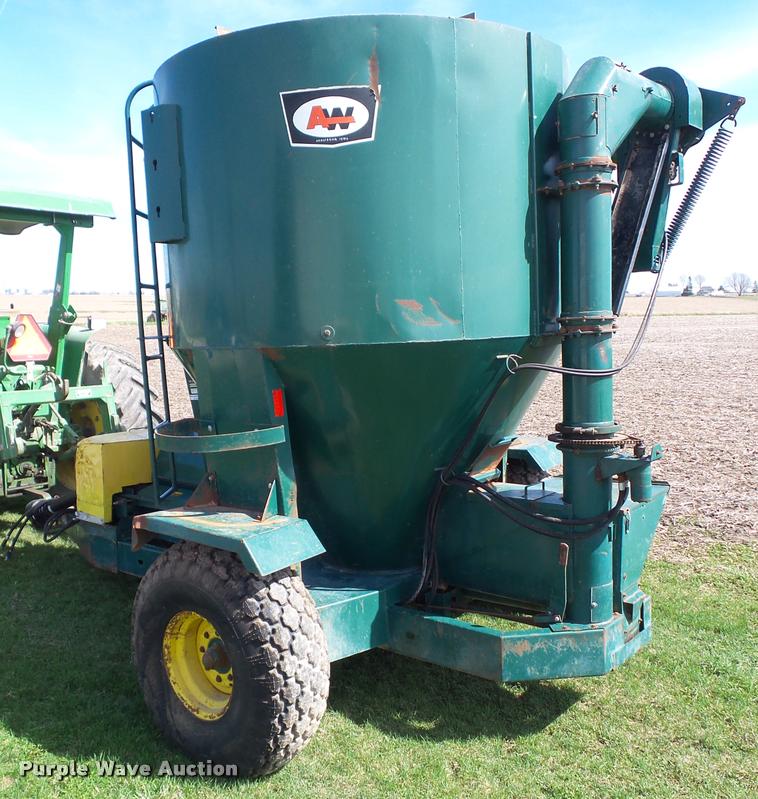ArtsWay 500 feed grinder/mixer in Winterset, IA Item CB9968 sold Purple Wave