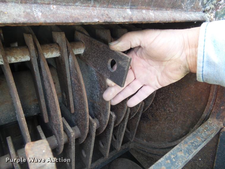 image for item CB9968 Arts-Way 500 feed grinder/mixer