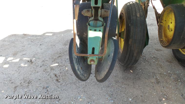 image for item DA0472 John Deere 7000 planter